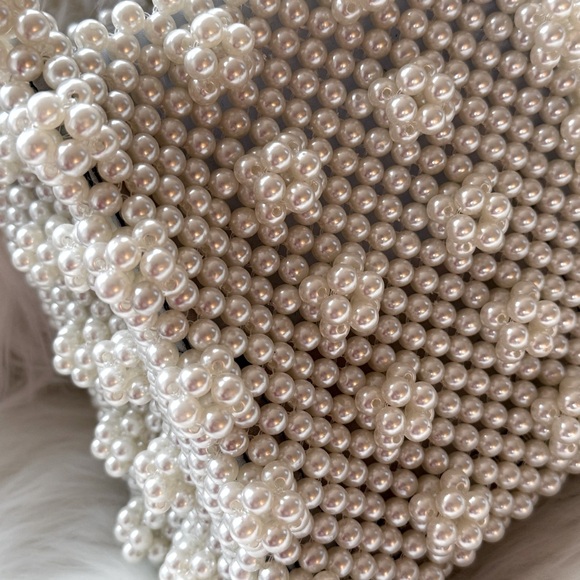 Elegant Pearl Bucket Beaded Handbag - Picture 6 of 11